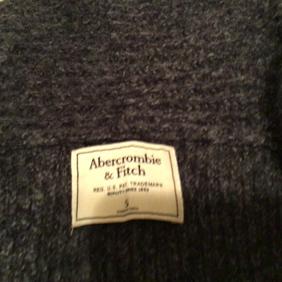 Abercrombie Gray Sweater Size Small - Picture 4 of 5